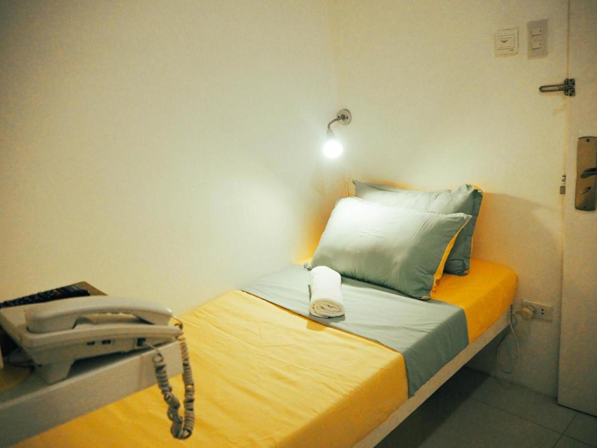 Wanderlust Bed And Breakfast Puerto Princesa Exterior photo